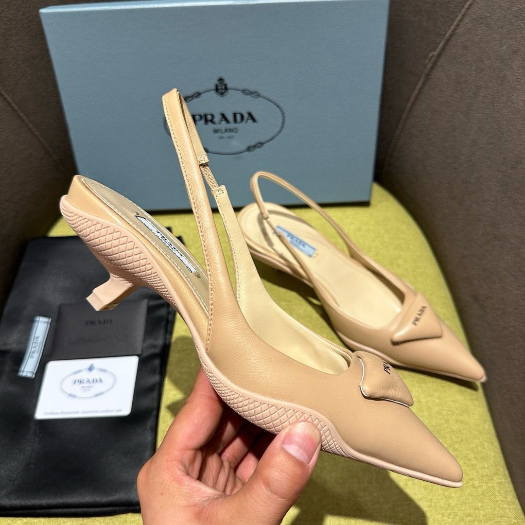 Pra*a slingback pumps in powder padded leather