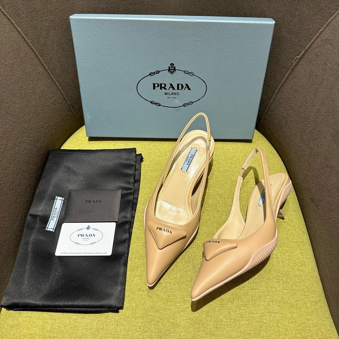 Pra*a slingback pumps in powder padded leather
