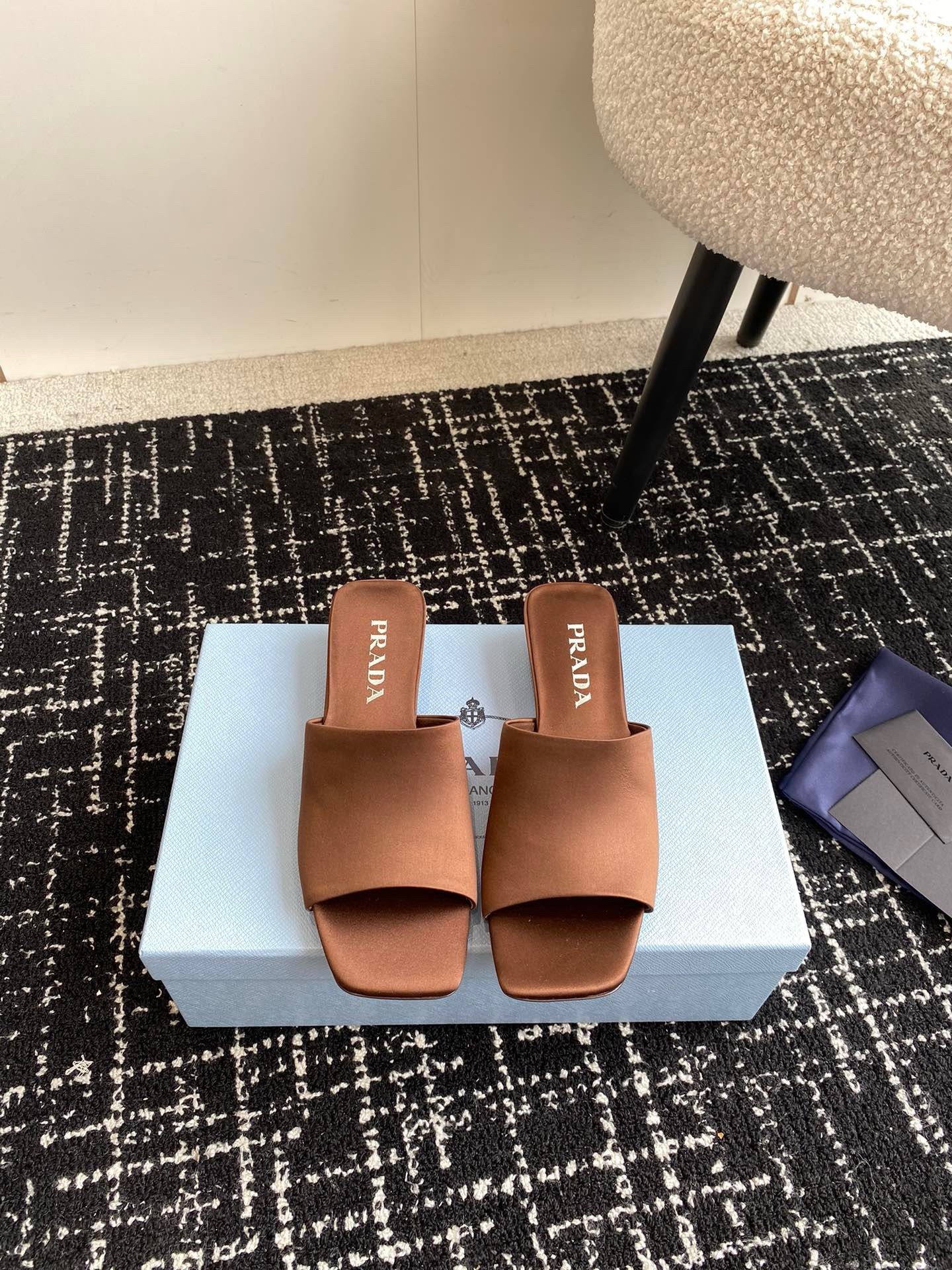 Pra*a heeled slides 35mm in tobacco satin