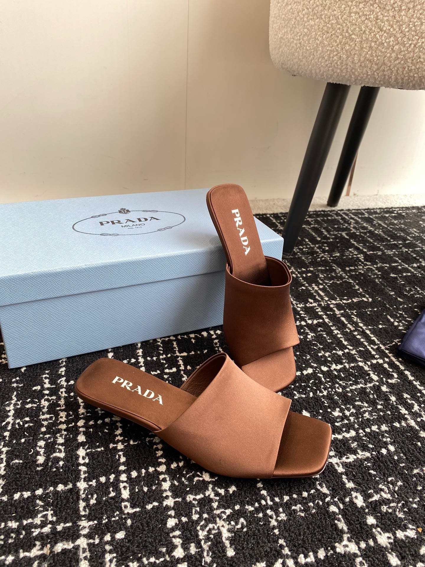 Pra*a heeled slides 35mm in tobacco satin