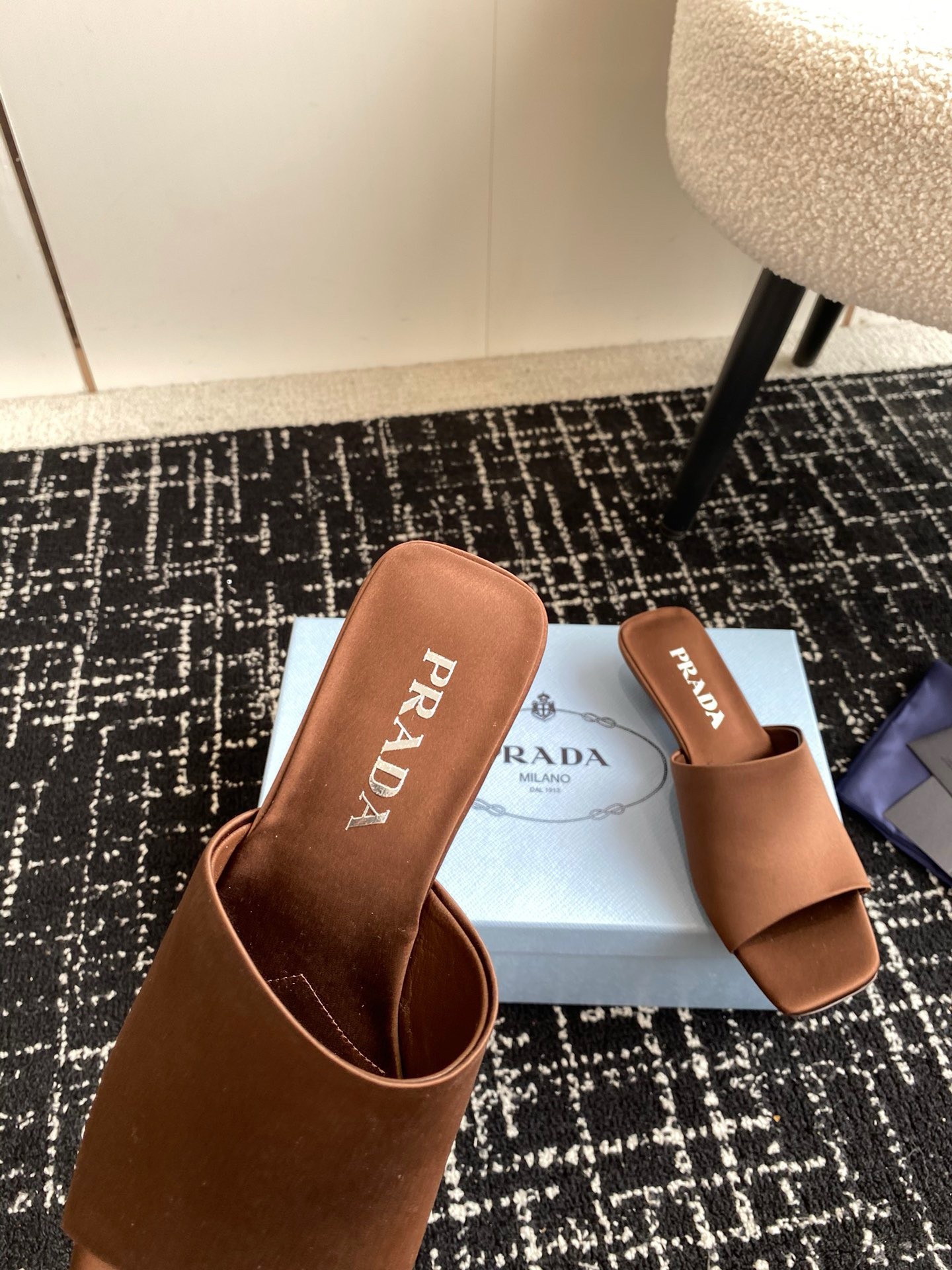 Pra*a heeled slides 35mm in tobacco satin