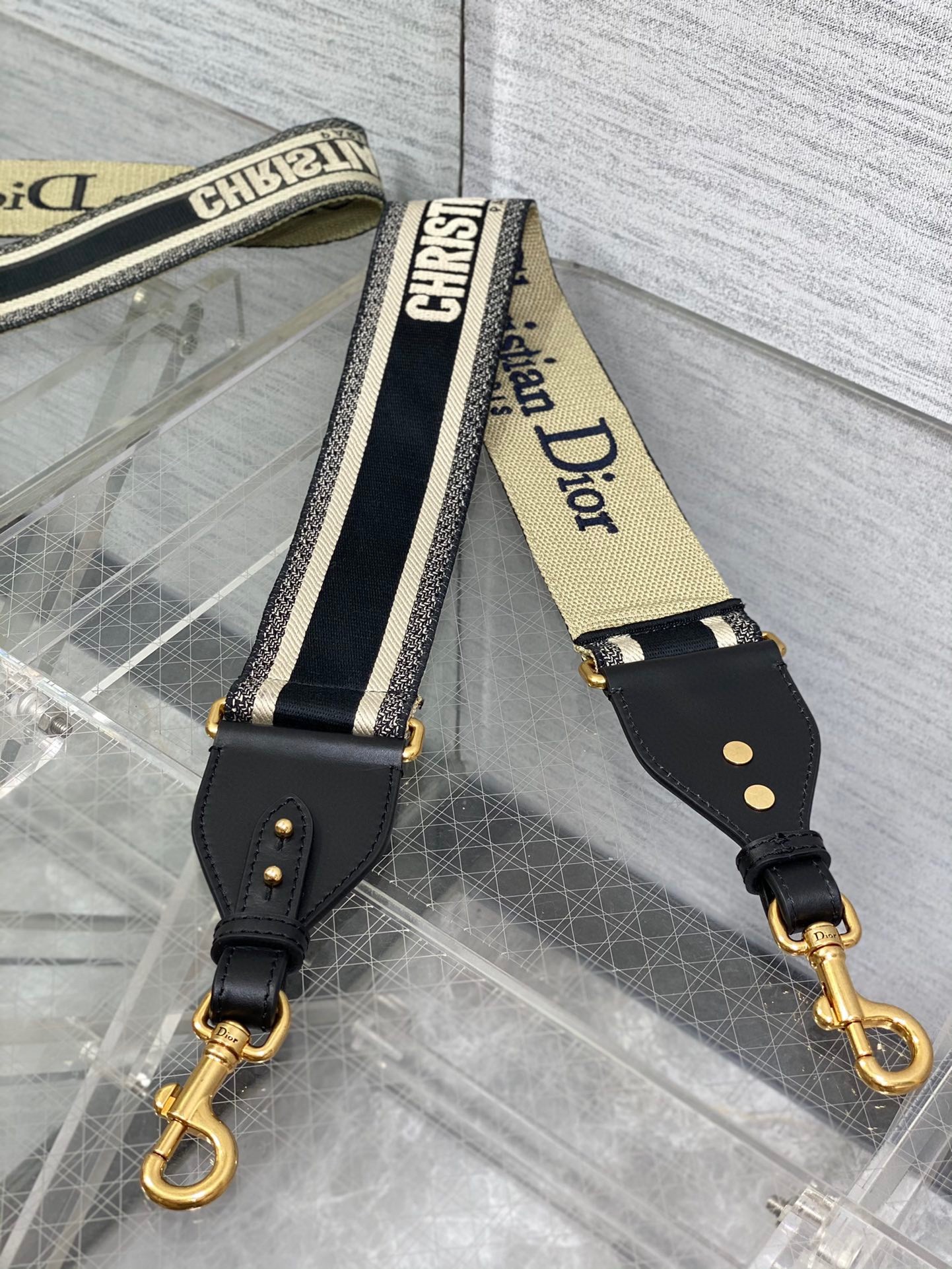D*or shoulder strap with ring in black embroidery canvas