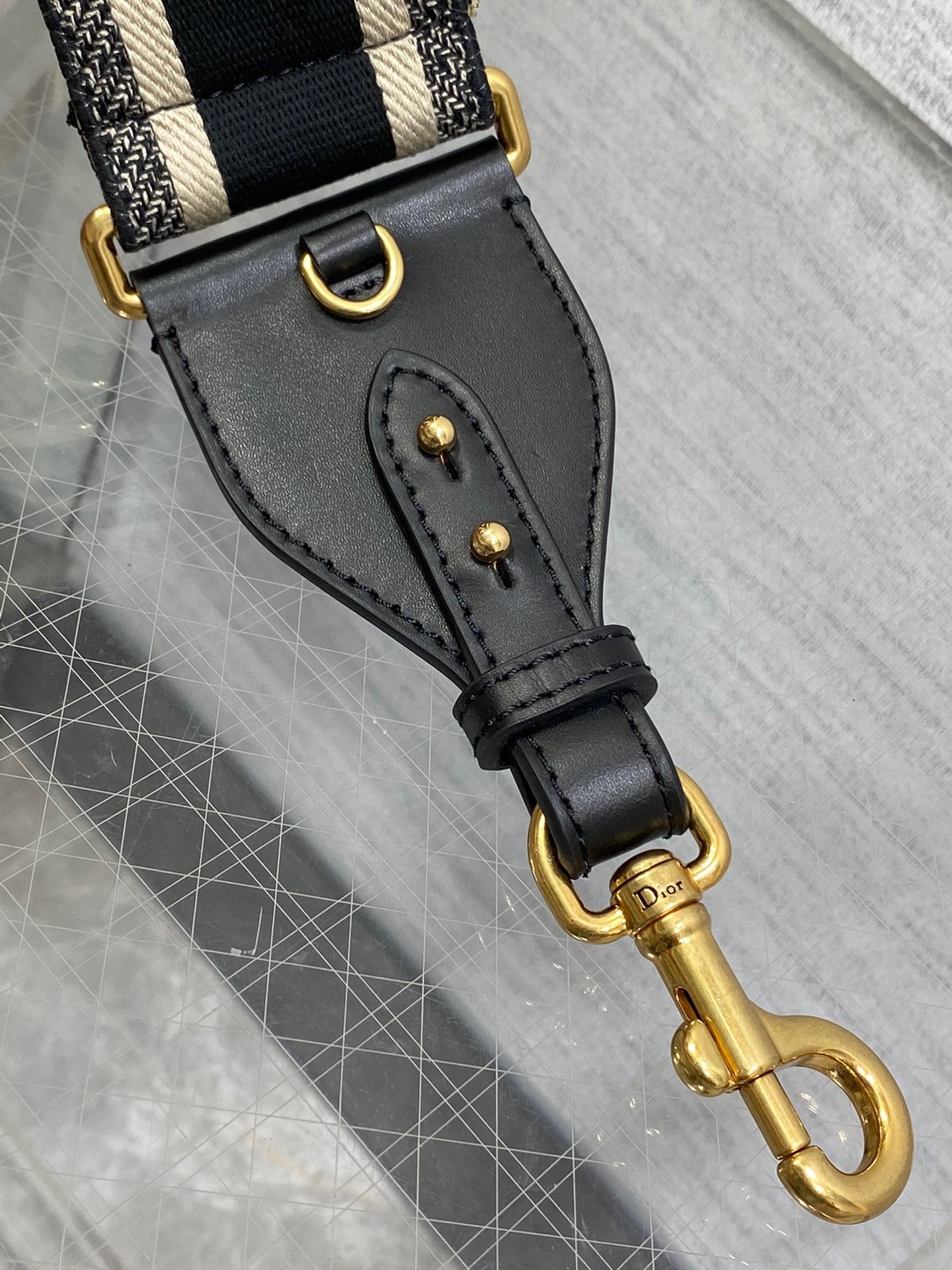 D*or shoulder strap with ring in black embroidery canvas