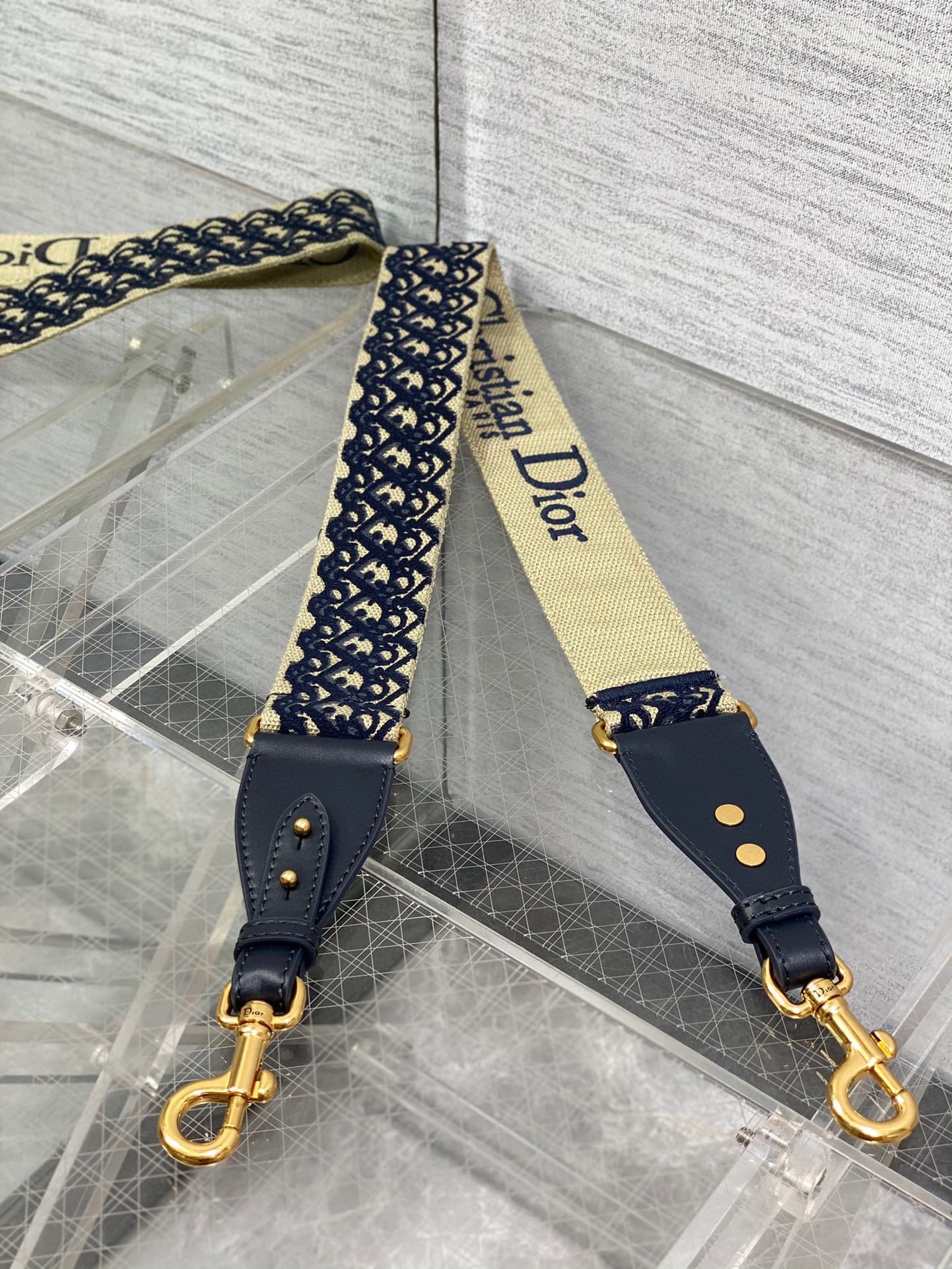 D*or shoulder strap with ring in blue oblique embroidery