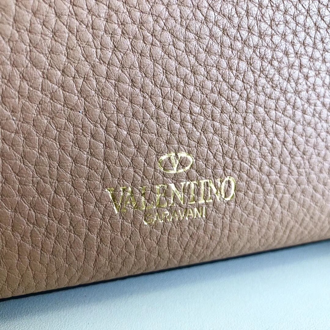 Valentino Rockstud Small Crossbody Bag In Poudre Grained Leather