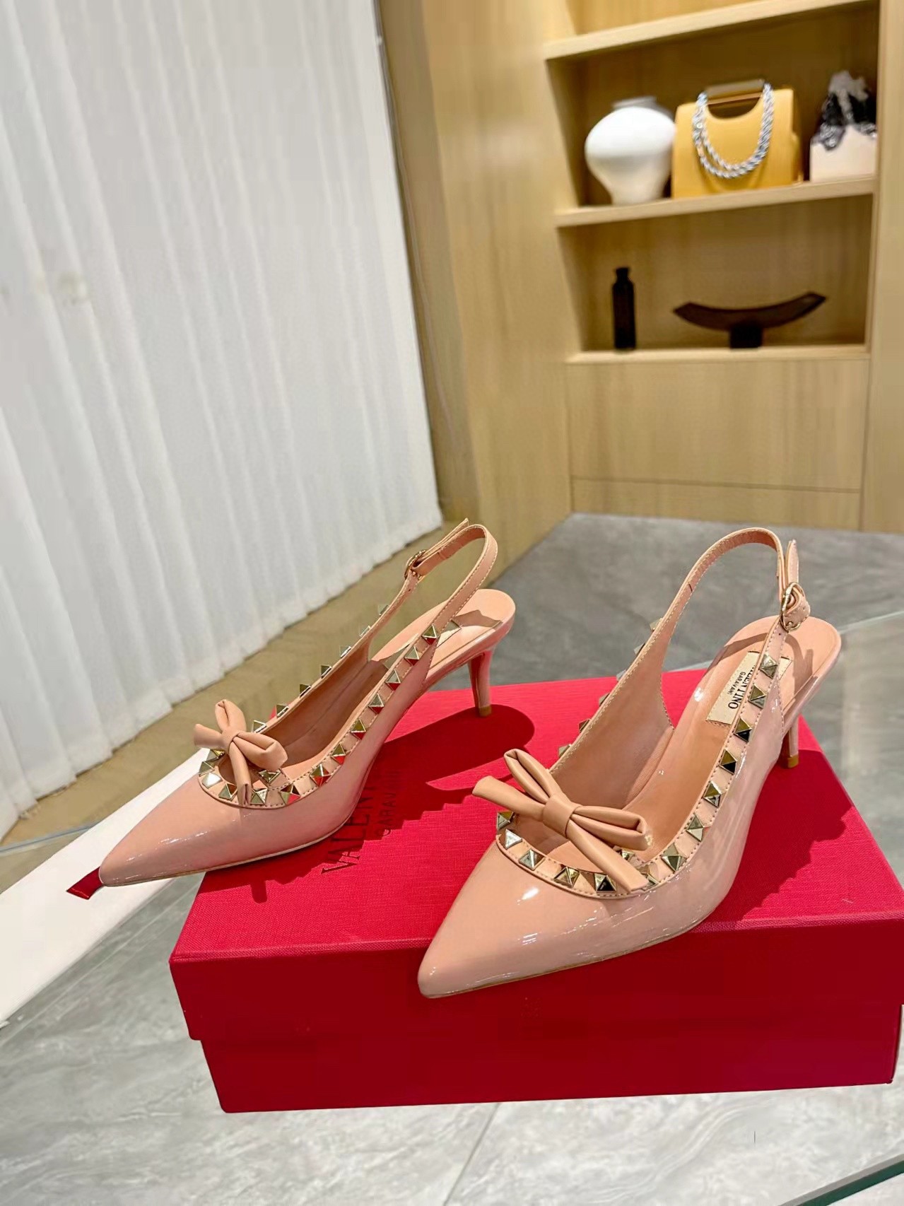 Valentino Rockstud Bow Slingback Pumps 60mm in Beige Patent Leather