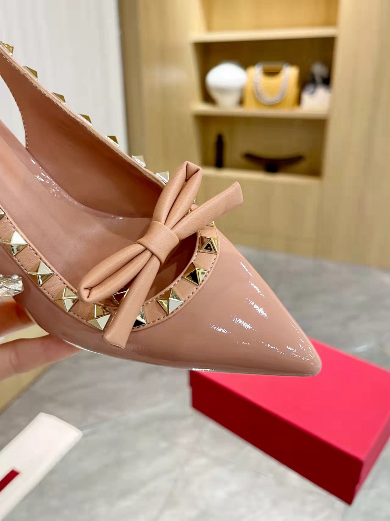 Valentino Rockstud Bow Slingback Pumps 60mm in Beige Patent Leather