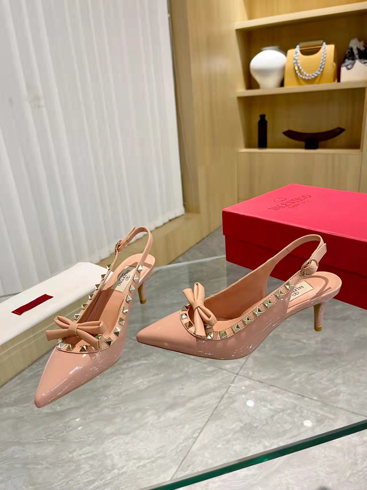 Valentino Rockstud Bow Slingback Pumps 60mm in Beige Patent Leather