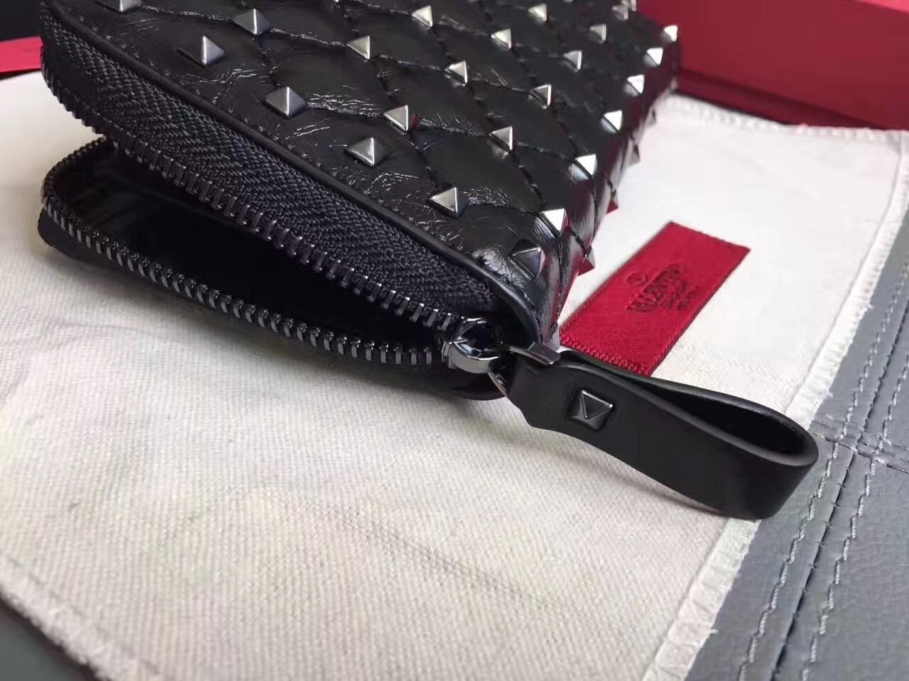Valentino Rockstud Spike Zip Wallet In Noir Lambskin