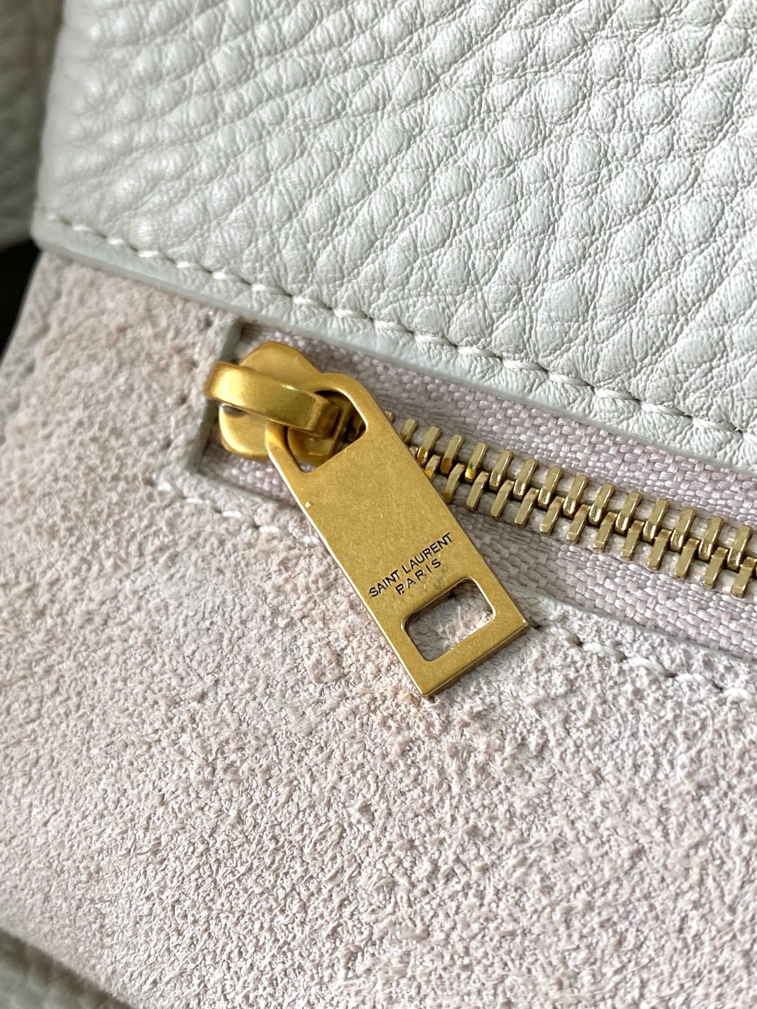 Sa**t Lau*nt le 5 a 7 bea tote bag in white grained leather