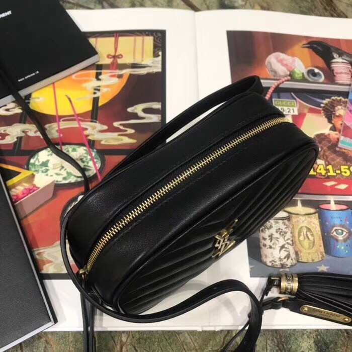 Sa**t Lau*nt lou belt bag in black calfskin