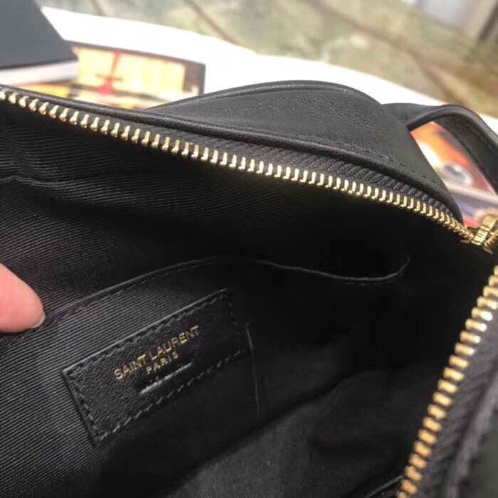 Sa**t Lau*nt lou belt bag in black calfskin