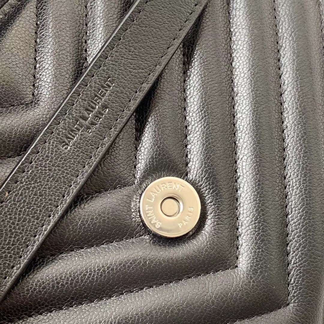 Sa**t Lau*nt college medium all black matelasse leather bag