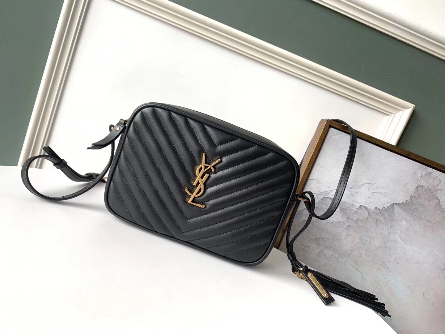Sa**t Lau*nt lou camera bag in black leather