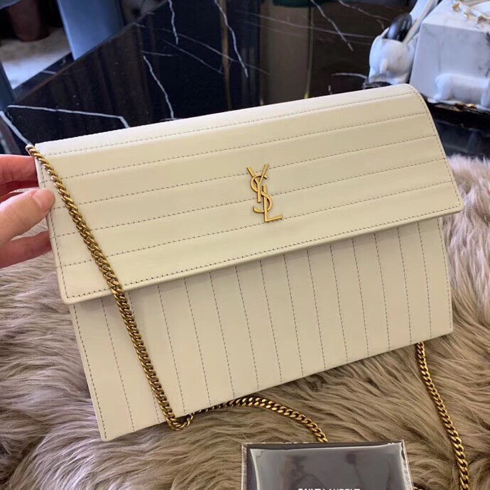 Sa**t Lau*nt victoire chain bag in ivory crinkled leather