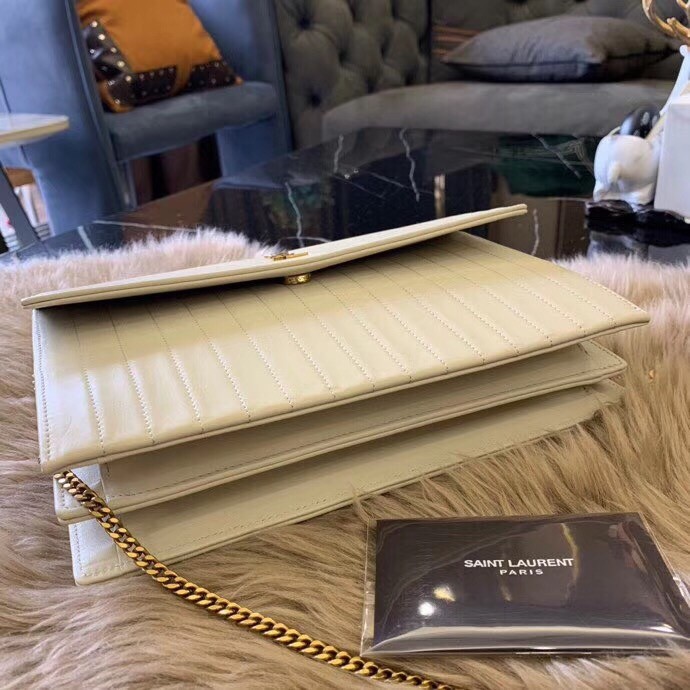 Sa**t Lau*nt victoire chain bag in ivory crinkled leather