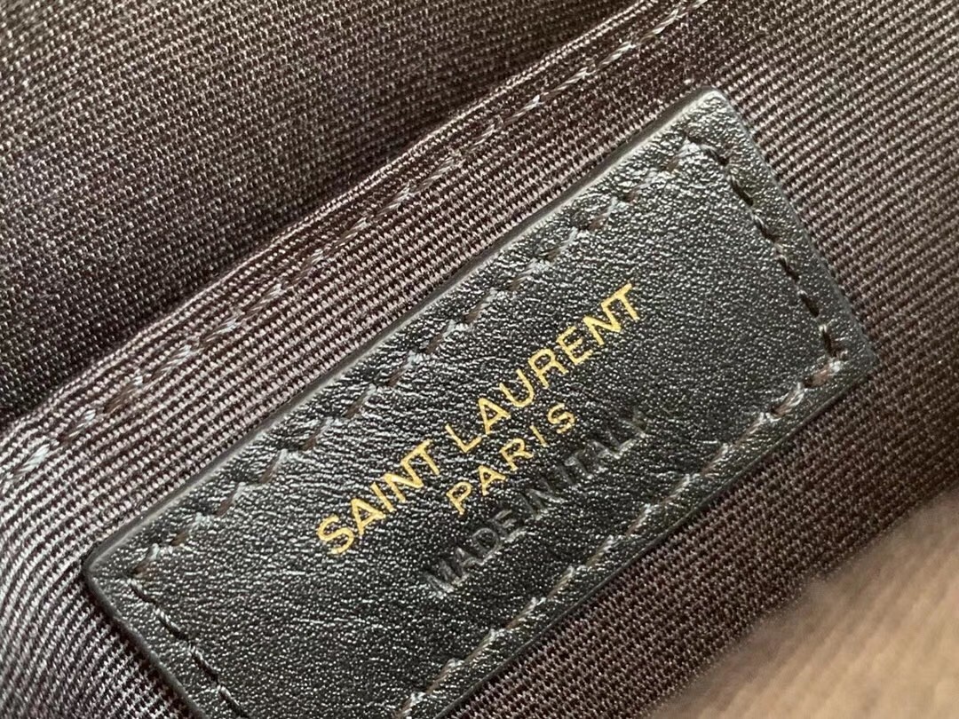 Sa**t Lau*nt vinyle round camera bag in black grained leather
