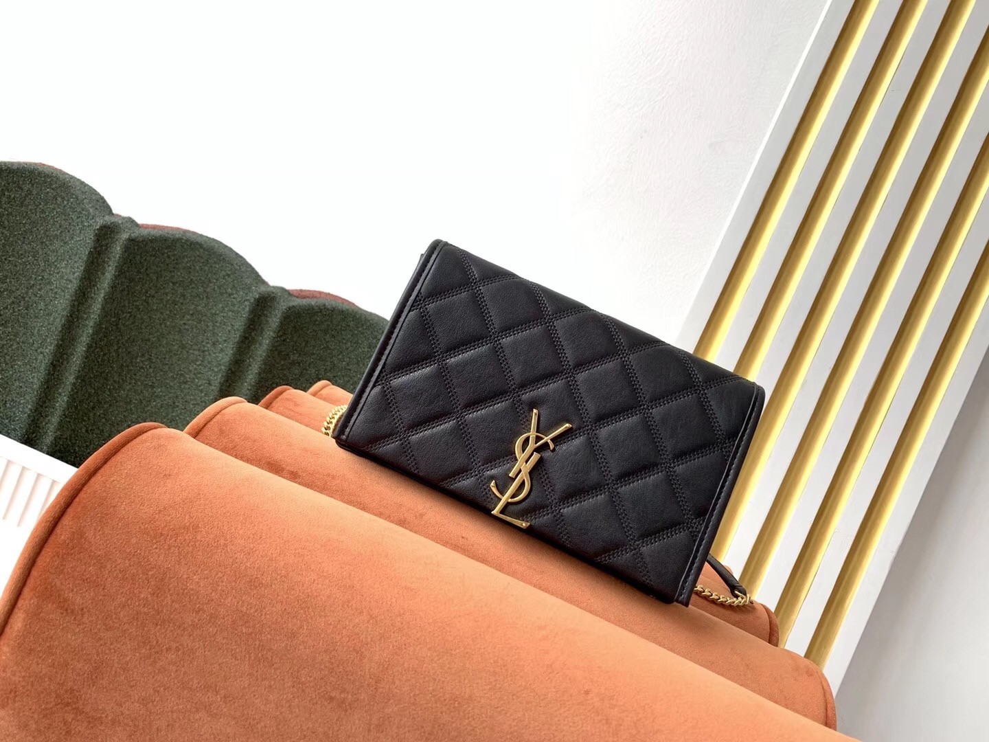 Sa**t Lau*nt woc becky chain wallet in black lambskin