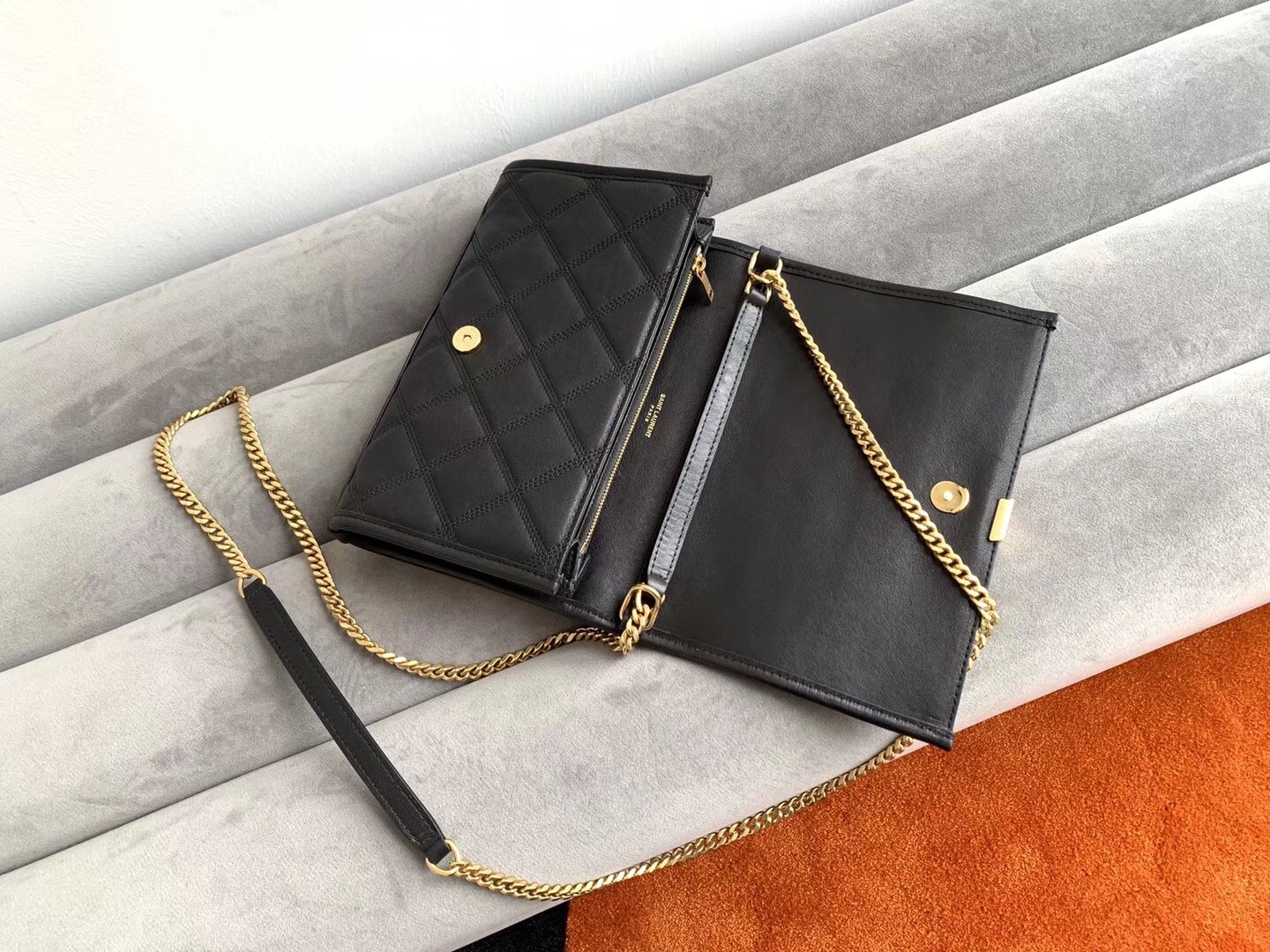 Sa**t Lau*nt woc becky chain wallet in black lambskin