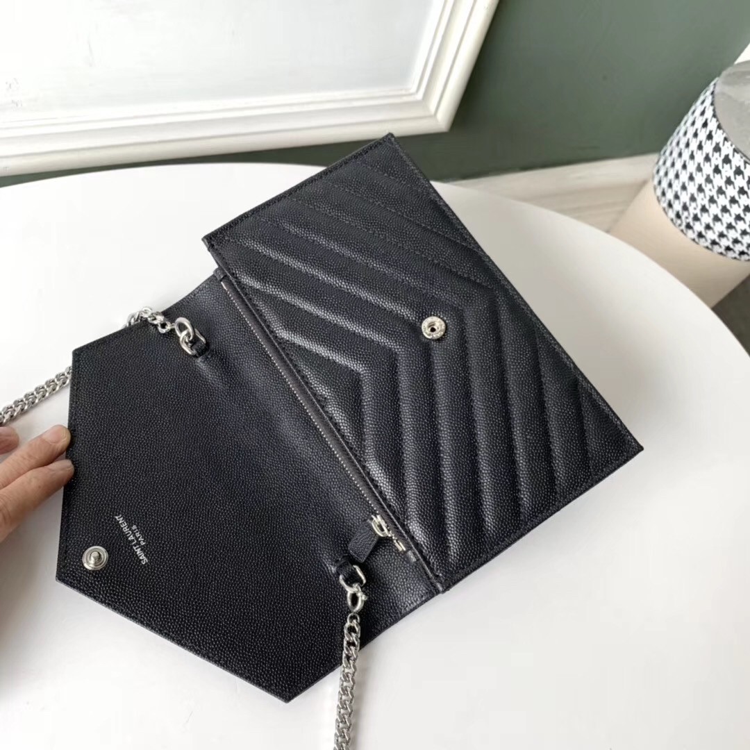 Sa**t Lau*nt woc envelope chain wallet in noir leather