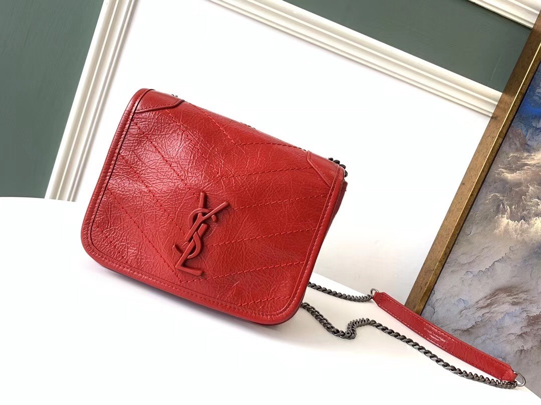Sa**t Lau*nt woc niki chain wallet in red crinkled leather