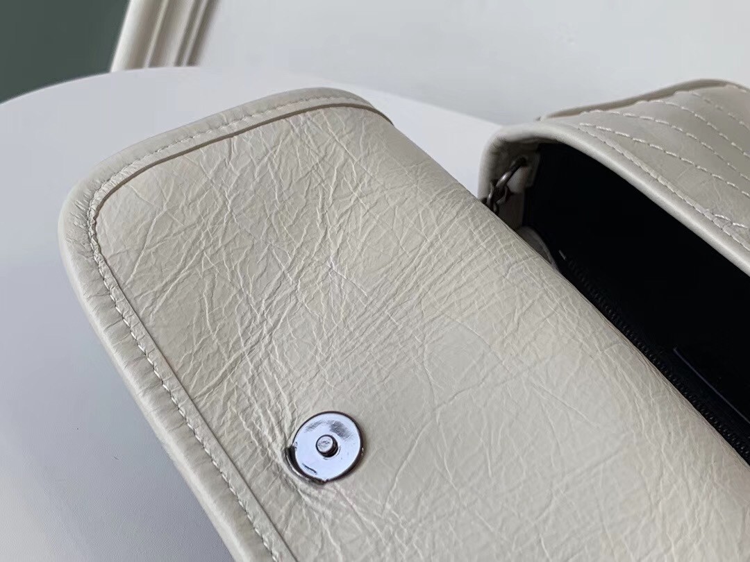 Sa**t Lau*nt woc niki chain wallet in white crinkled leather