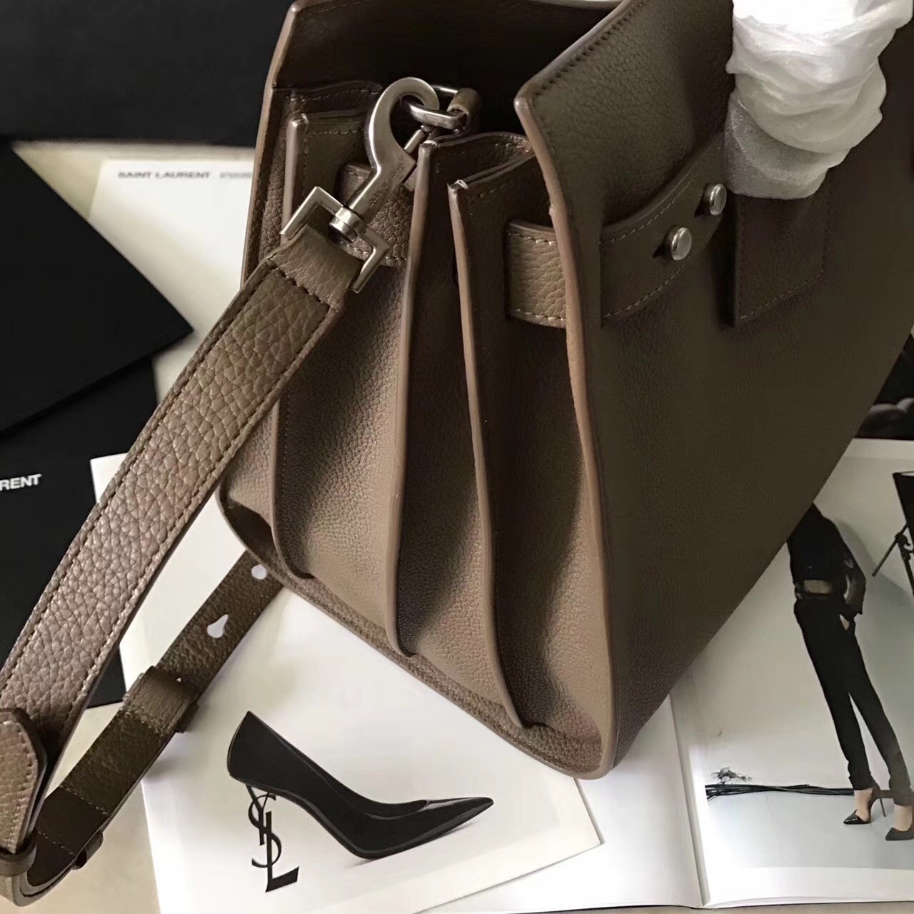 Sa**t Lau*nt small sac de jour souple bag in taupe grained leather