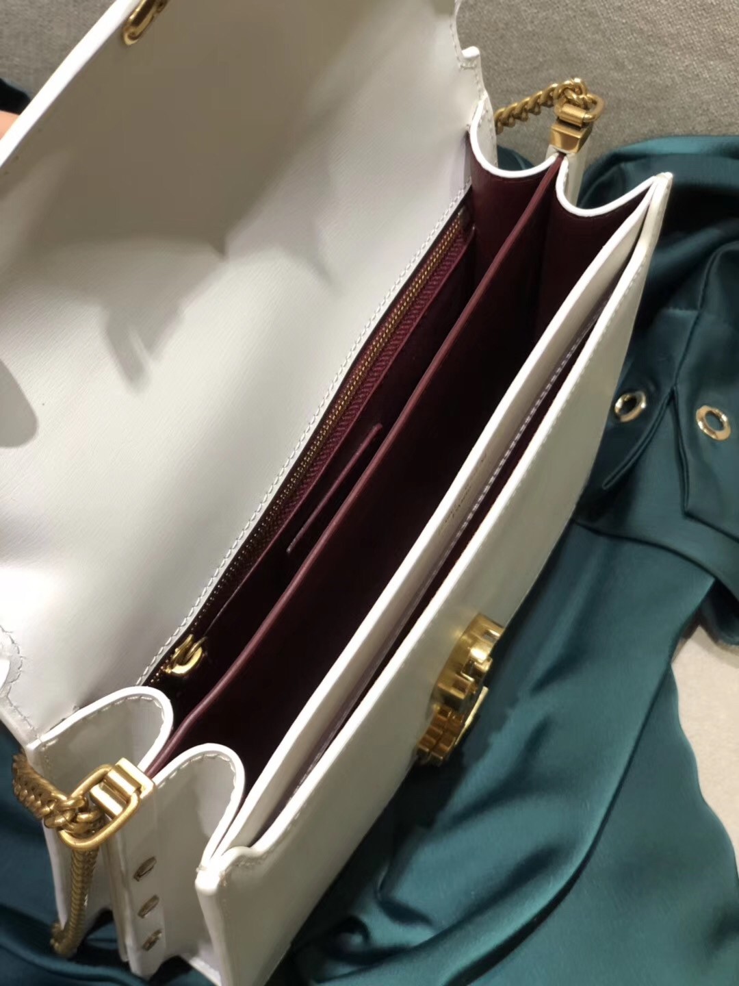 Sa**t Lau*nt blanc cassandra monogram clasp bag