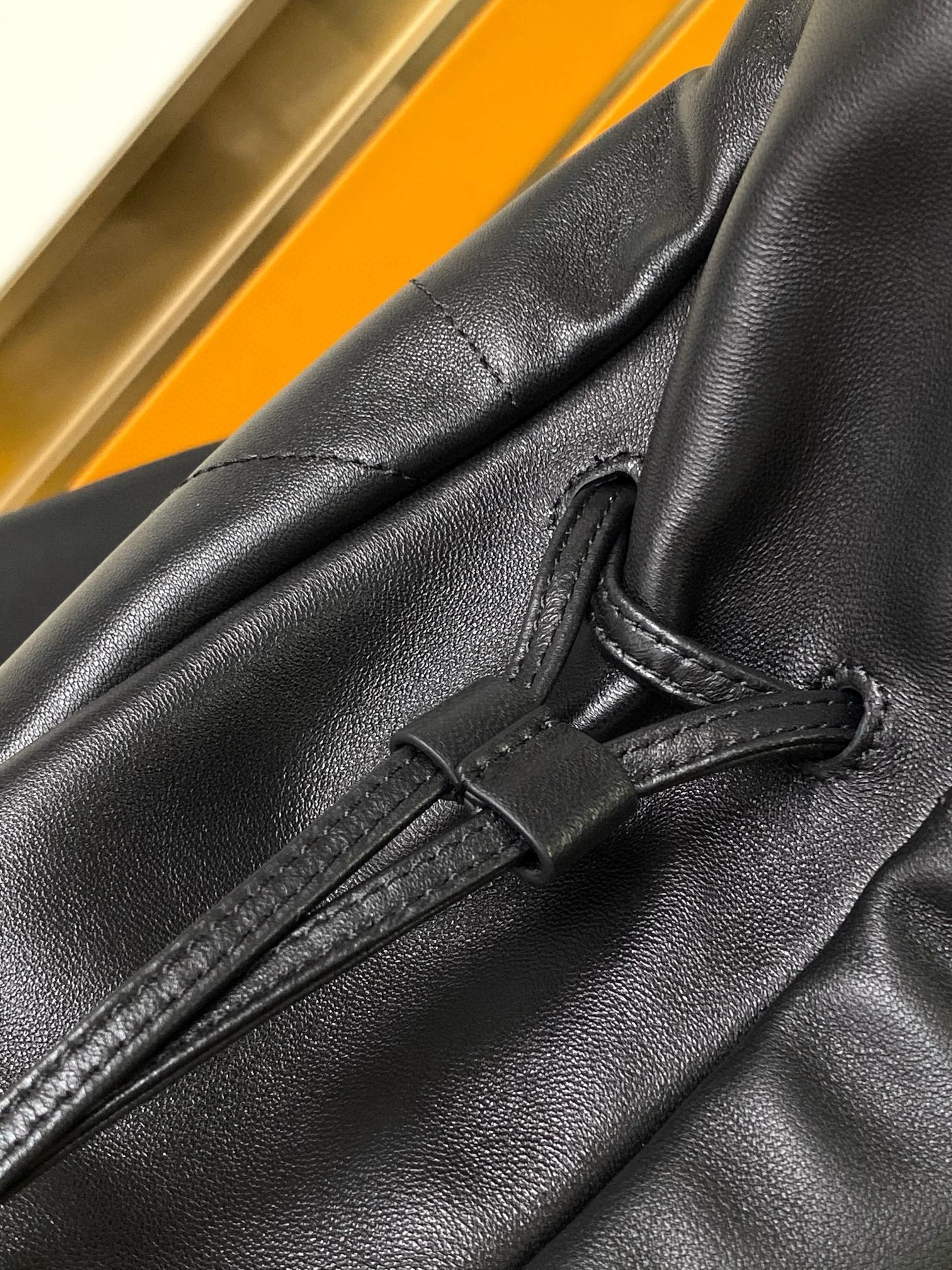 Sa**t Lau*nt jamie 4.3 large pochon in black lambskin