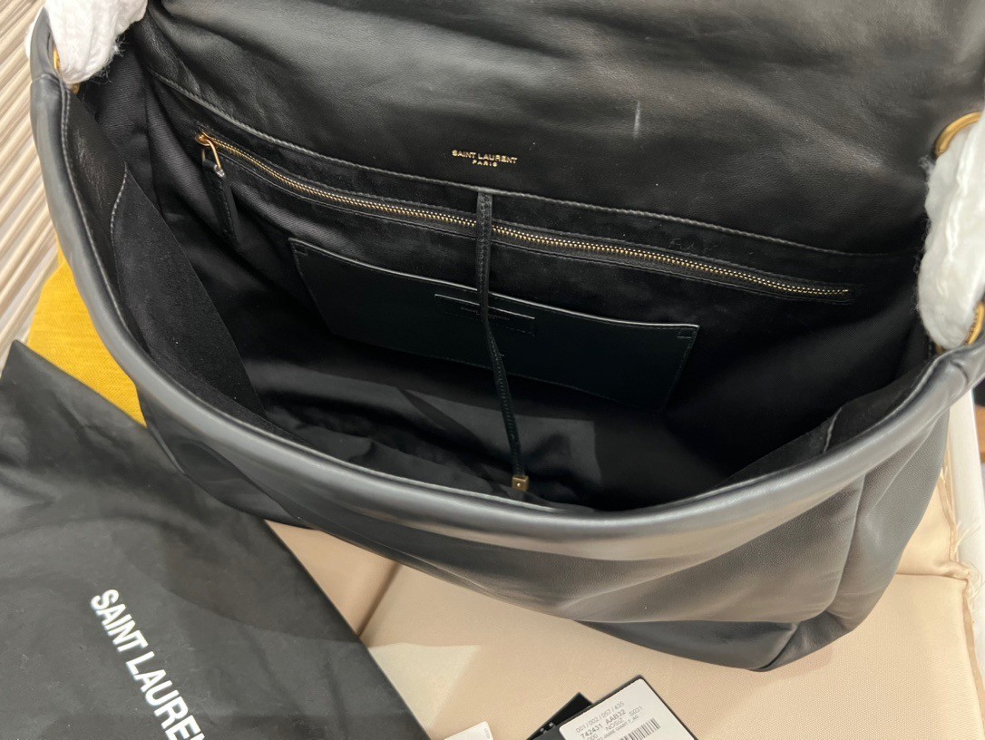 Sa**t Lau*nt jamie 4.3 shoulder bag in black lambskin