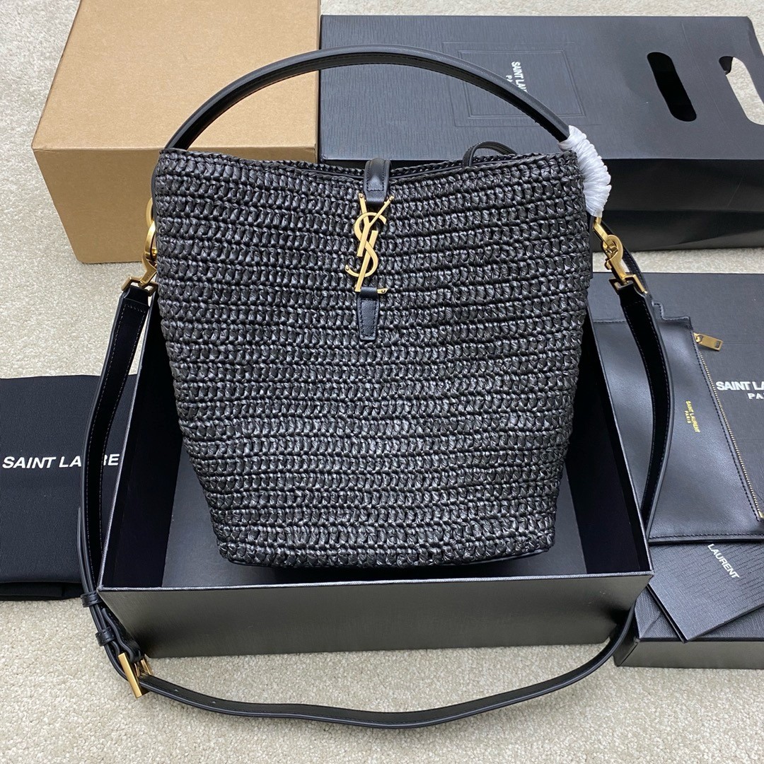 Sa**t Lau*nt le 37 bucket bag in black woven raffia