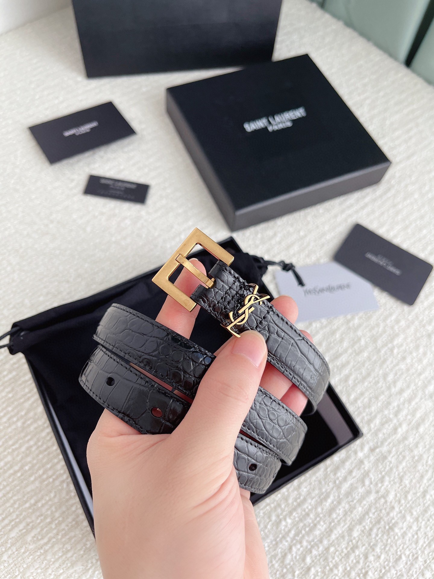 Sa**t Lau*nt cassandre square buckle belt 20mm in black crocodile-embossed leather