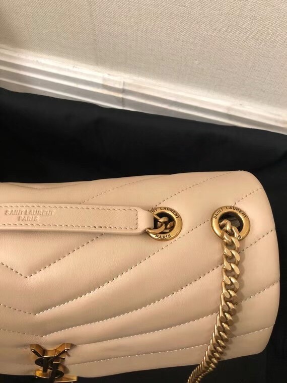 Sa**t Lau*nt loulou medium bag in beige matelasse leather