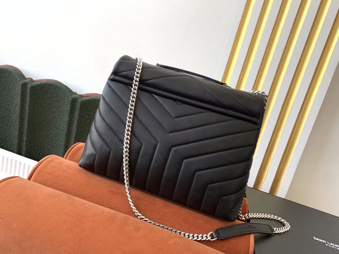Sa**t Lau*nt loulou medium bag in noir matelasse leather