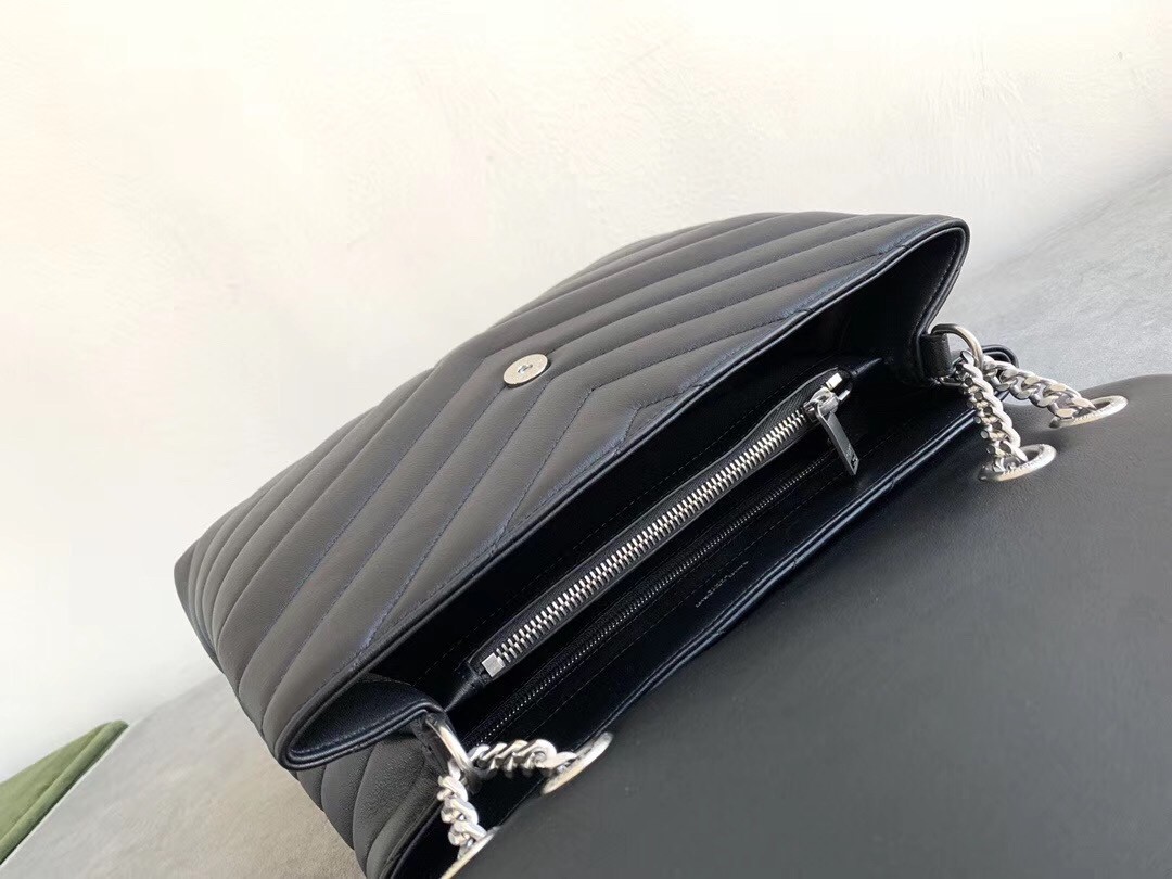 Sa**t Lau*nt loulou medium bag in noir matelasse leather