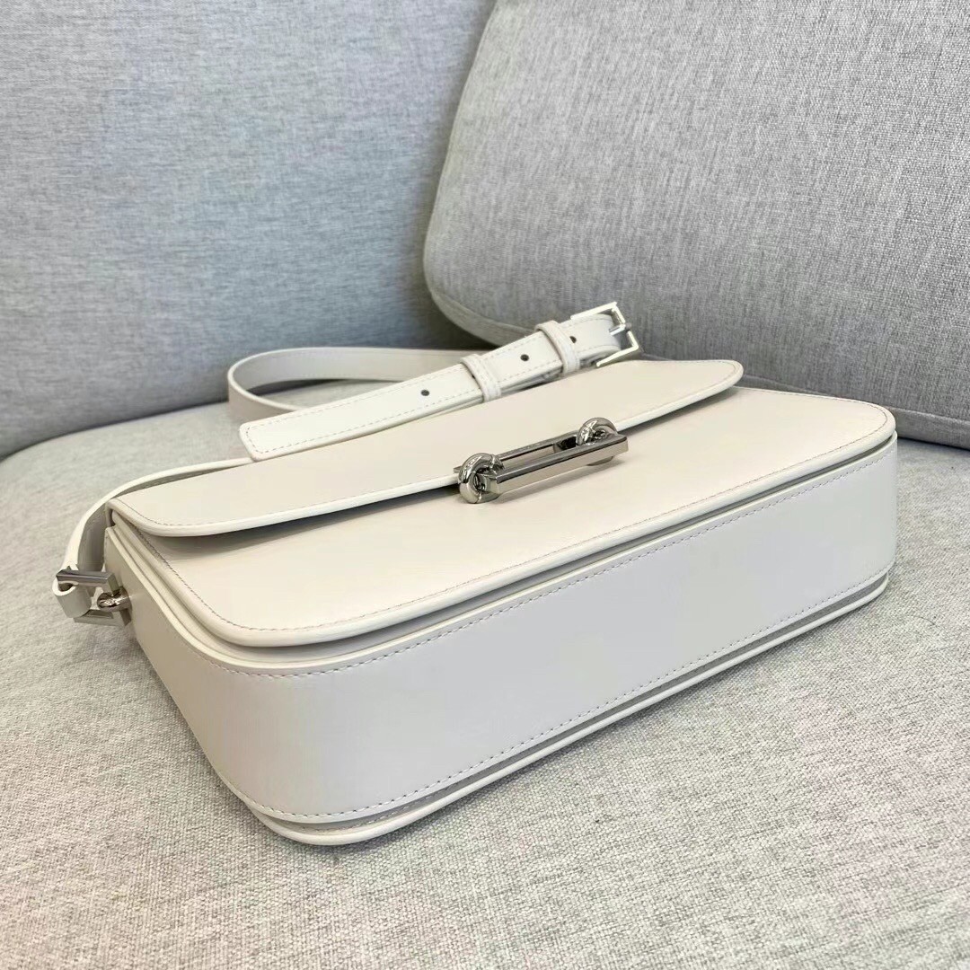 Sa**t Lau*nt le pave bag in white calfskin