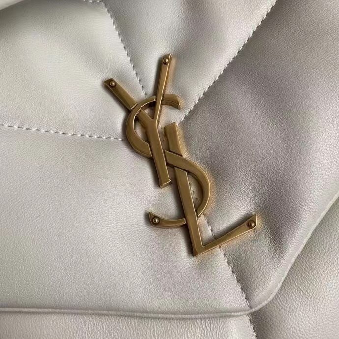 Sa**t Lau*nt loulou puffer medium bag in ivory lambskin