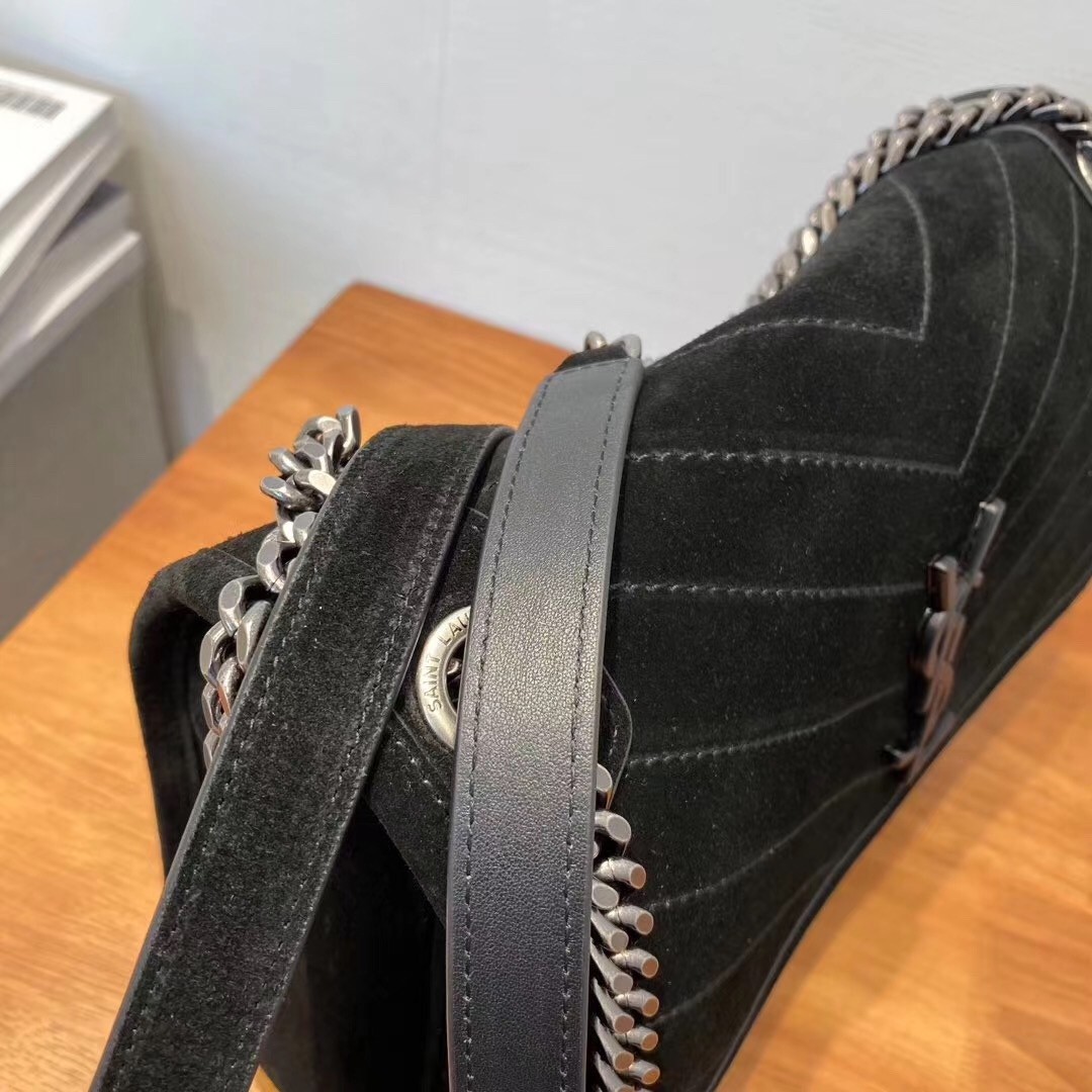 Sa**t Lau*nt medium niki bag in black suede