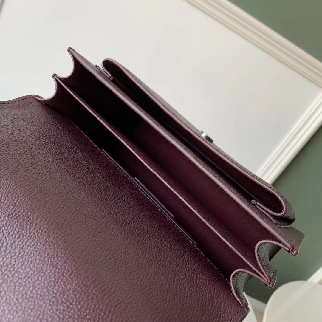 Sa**t Lau*nt sunset medium bag in bordeaux grained leather