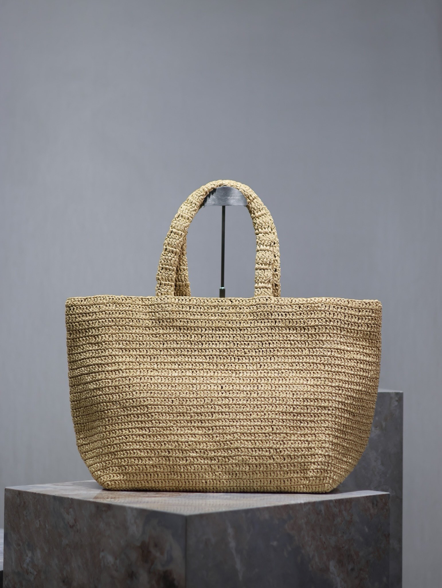 Sa**t Lau*nt oversized tote bag in naturel raffia