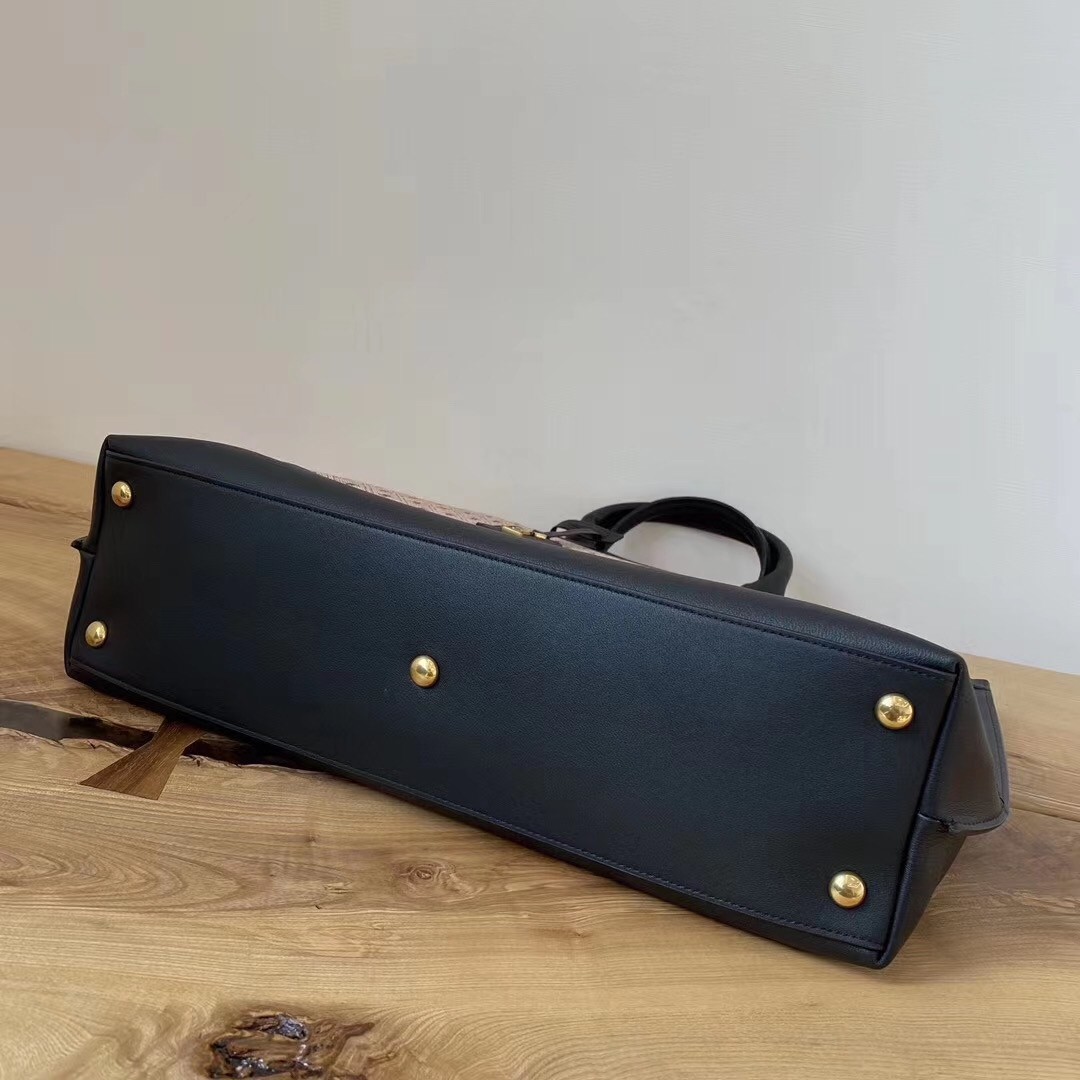 Sa**t Lau*nt monogram all over cabas tote in canvas