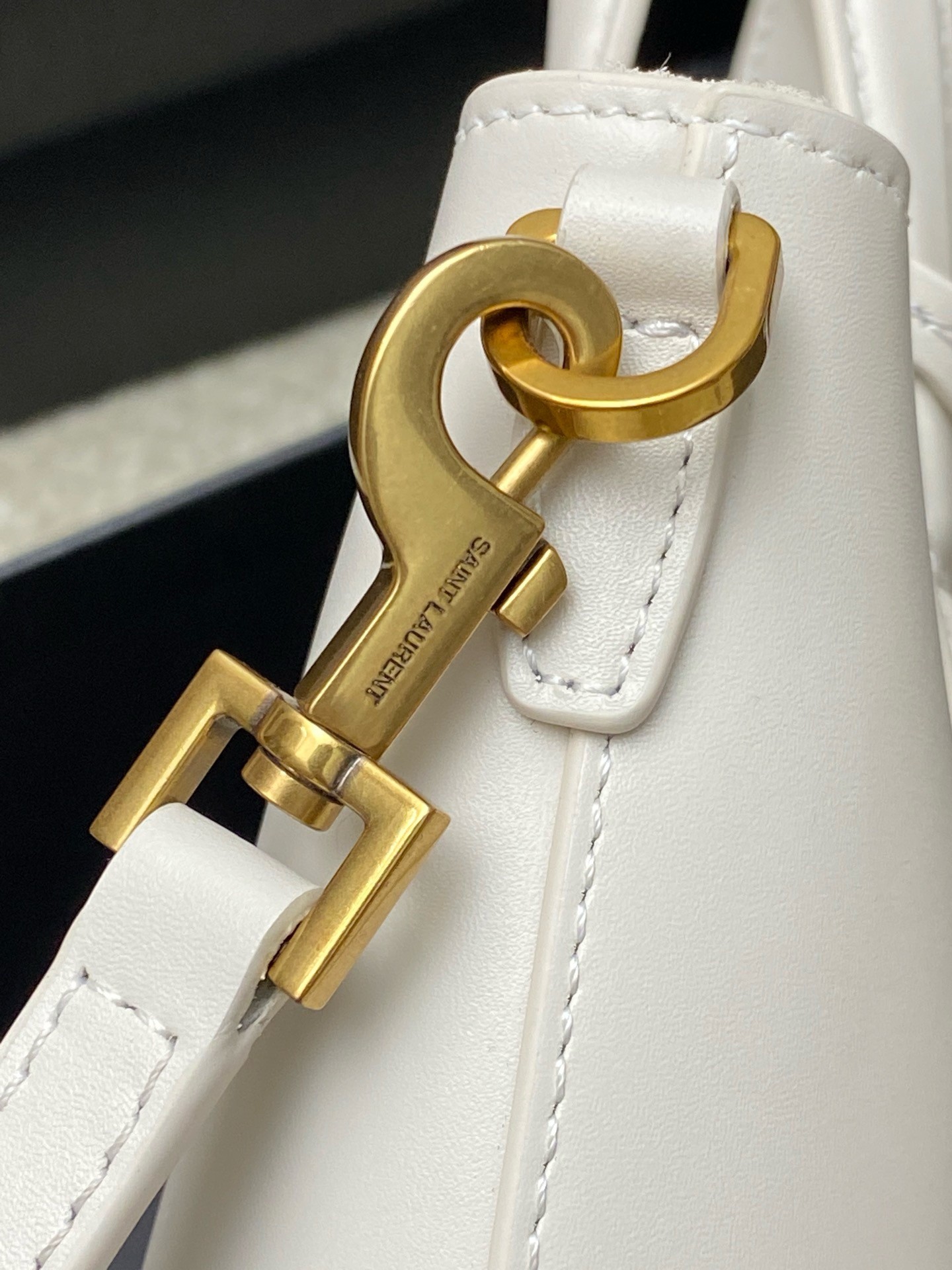 Sa**t Lau*nt mini toy shopping bag in white calfskin